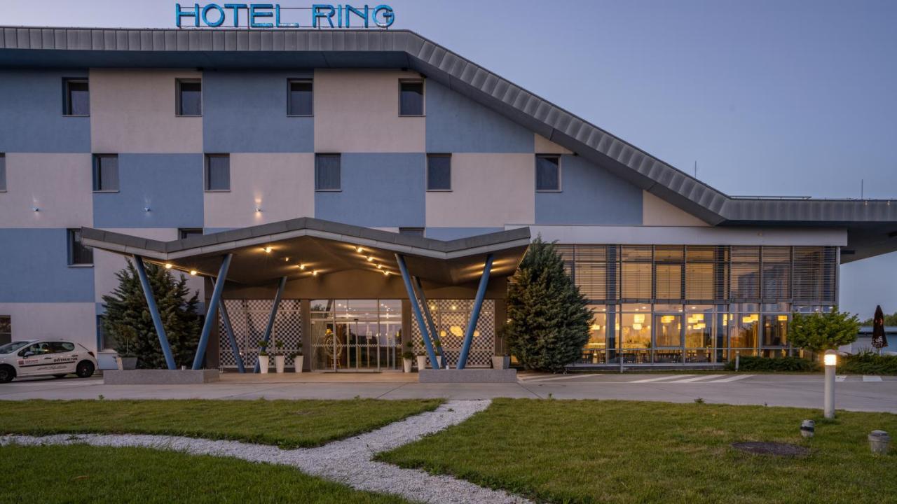 Hotel Ring Orechová Potôň Zewnętrze zdjęcie